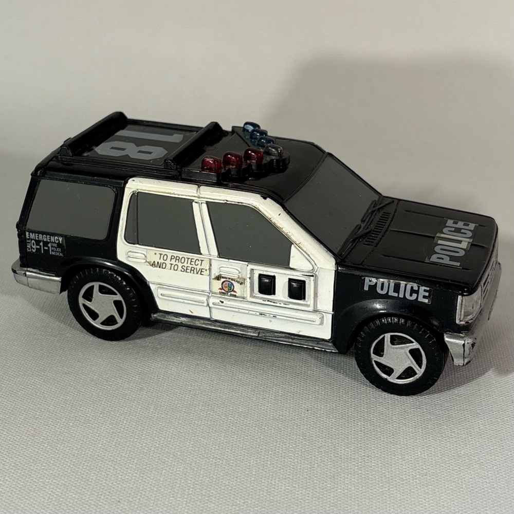 [2/$25] VTG 1993 FUNRISE USA METRO POLICE UNIT 18 EMERGENCY 911 TOY CAR W/ SOUND